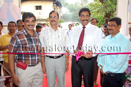 jute fair13jul31 1